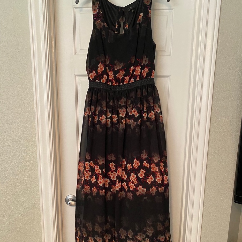 Beautiful Jessica Simpson maxi dress